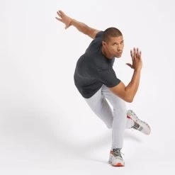 Vuori Strato Tech Tee -Fashionable Men'S Clothing Store V126HCC 5 1890x e708be41 ea64 4ac8 a374 dd8e591ec491