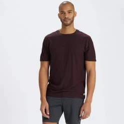 Vuori Strato Tech Tee -Fashionable Men'S Clothing Store V126HOX 1 1890x f50b4a35 15d4 4cdd 8983 d394dcbd4923